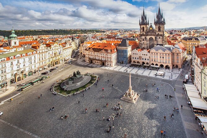 Hidden gems of Prague & City sightseeing - Walking tour - Charles Bridge and the importance of moving with the story