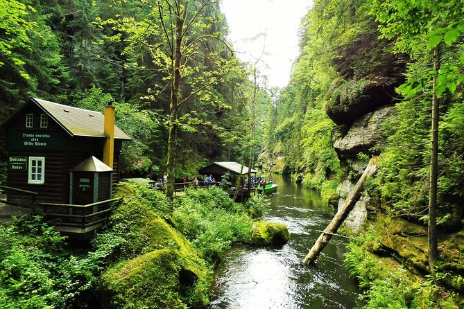 Hiking in Bohemian Switzerland - a day trip from Prague - Rock formations and walking time for photos