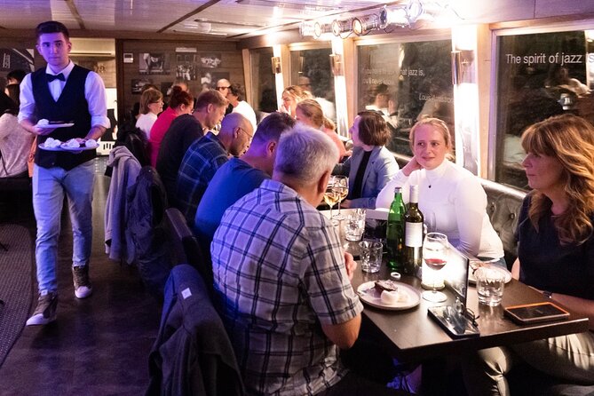 Jazz Boat: Popular LIVE JAZZ dinner cruise - Comfort, Clothing, and Seating Choices That Matter