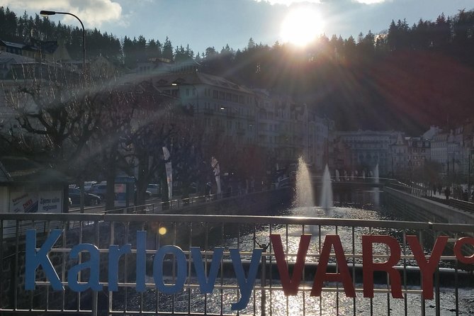 Karlovy Vary day trip from Prague with lunch - Moser Museum and the glass-making stop that turns shopping into meaning
