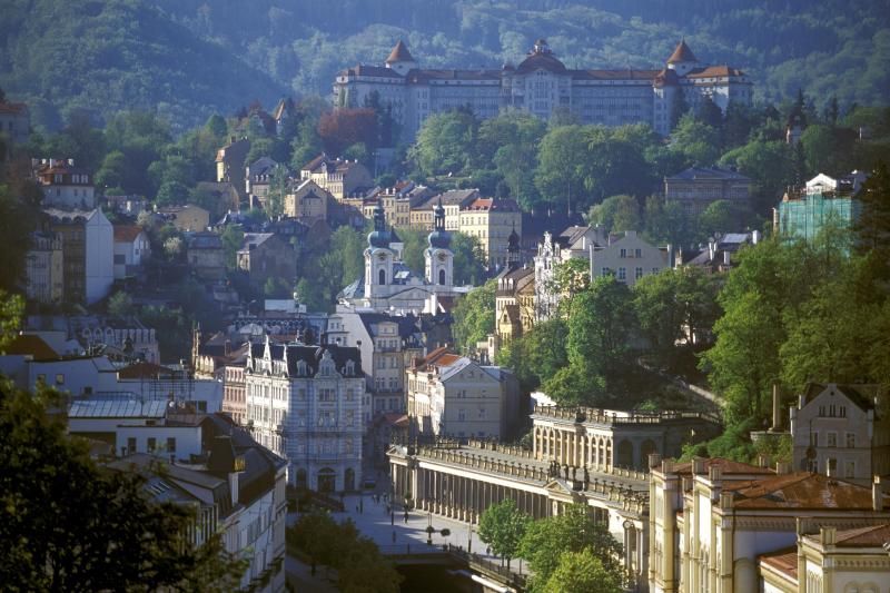 Karlovy Vary & Marianske Lazne Tour from Prague with Lunch - Lunch and Pace: The Real Reason This Tour Works for Some People