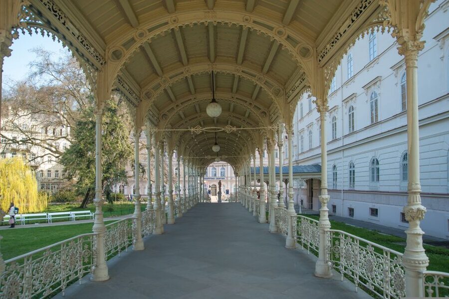 Karlovy Vary - the world famous spa - The 30-Minute Workshop Stop: A Quick Primer Before the Spa Walking