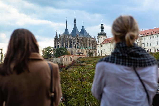 Kutna Hora Day Trip from Prague - Finding the pickup spot, and why the yellow booth matters