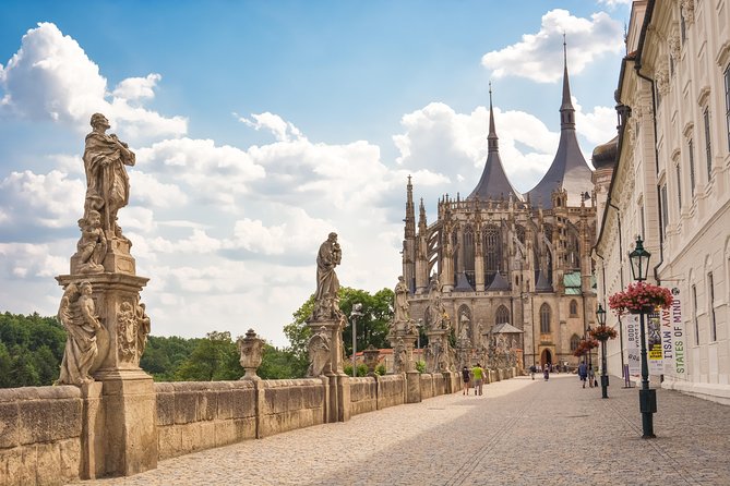 Kutna Hora Private Day Trip from Prague by Train - Sedlec Ossuary: what you see, what to expect in 15 minutes