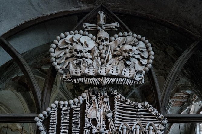 Kutna Hora Private day trip from Prague with lunch, admission and local treat - Stop Three: St Barbara’s Cathedral and the Prague Castle Comparison