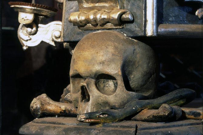 Kutna Hora & St. Barbara Cathedral & Ossuary - Stop 4: Vlasský dvůr, a quick neighborhood pause