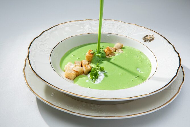 Mozart Concert and Dinner in Prague - Mozart on a tight schedule: how the show fits your dinner