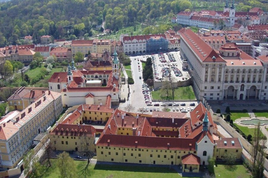 Mozart's Prague: Old Town, Lesser Town & Czech Museum Tour - Old Town Highlights: Golden Angel House and Estates Theatre