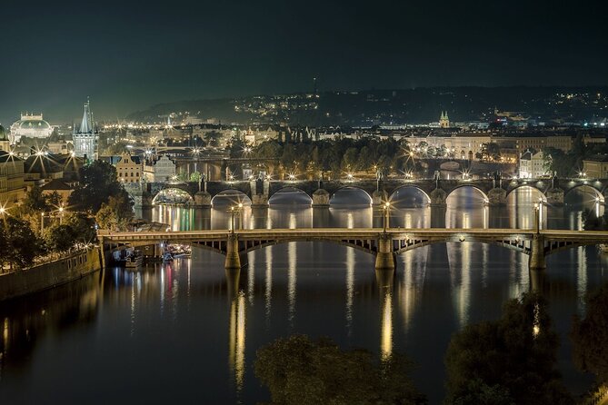 Mystery Tour at Charles Bridge and Prague Castle: Alchemy & Magic - Why 6 pm makes this mystery tour feel different