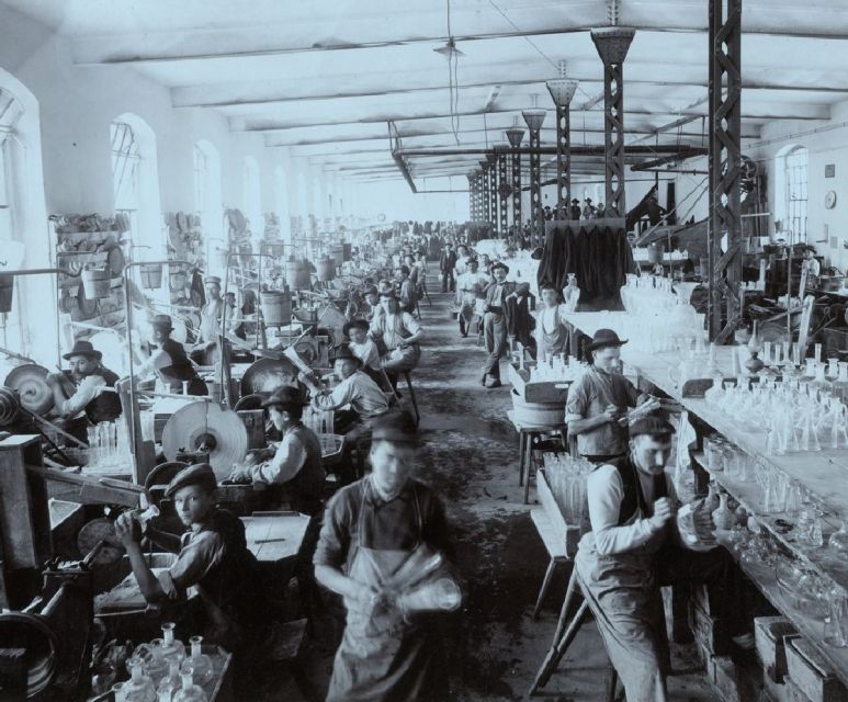 Nizbor Glass Factory Tour - The souvenir discount: how to get real value from shopping