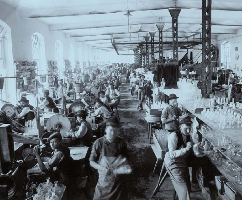 Nizbor Glass Factory Tour - Practical rules: face covering, gloves, and what to bring