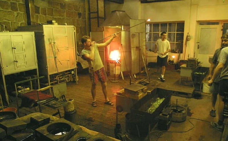 Nizbor Glass Factory Tour - Meeting point in Prague: make it easy on yourself