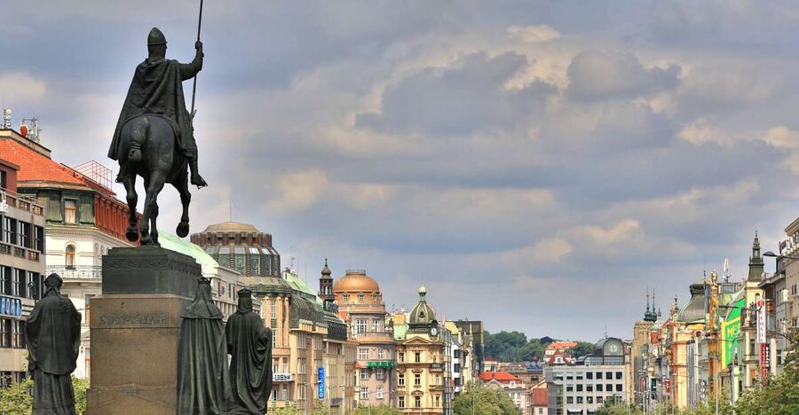 Old Town Prague Walking Tour - The Prague Astronomical Clock and Why Guides Matter Here