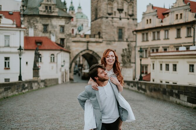 Photographer in Prague - Couple, engagement & portrait photoshoot - The photo walkthrough in Prague: one focused stop, lots of variety