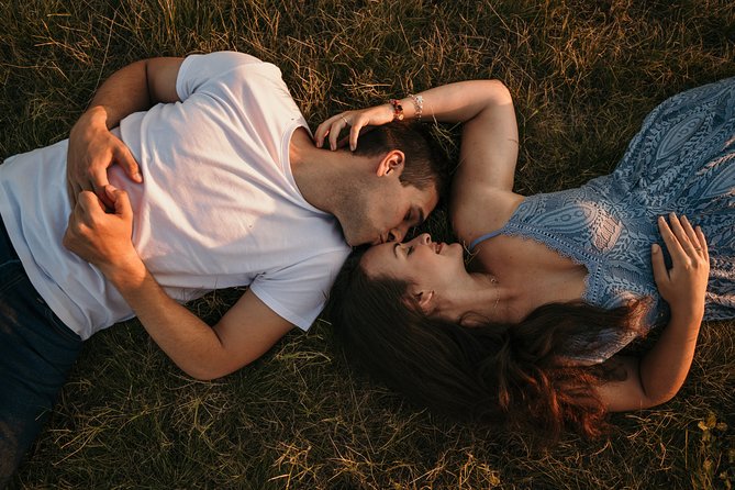 Photographer in Prague - Couple, engagement & portrait photoshoot - Scheduling and weather: the calm way to handle Prague conditions