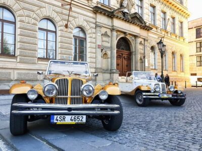 1.5–Hour Vintage Car Tour