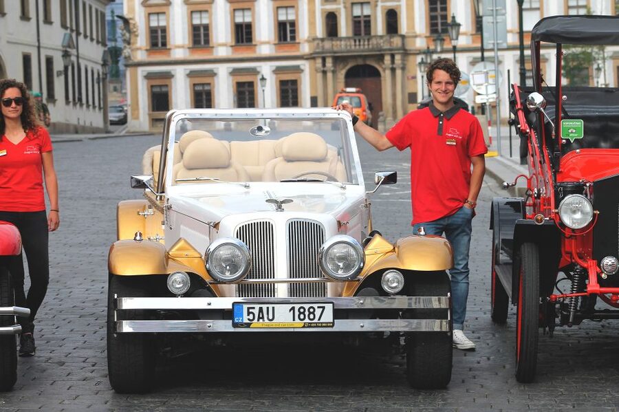 Prague: 1.5–Hour Vintage Car Tour - Custom stops and how to get the route to match your trip