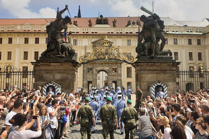 Prague: 1-Hour Castle Tour With Fast-GET Admission Ticket - How the online audio guide works once the guided part ends