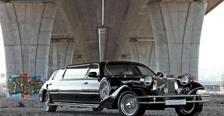 Prague: 1-Hour Vintage Limousine Rental - Key highlights you will feel right away