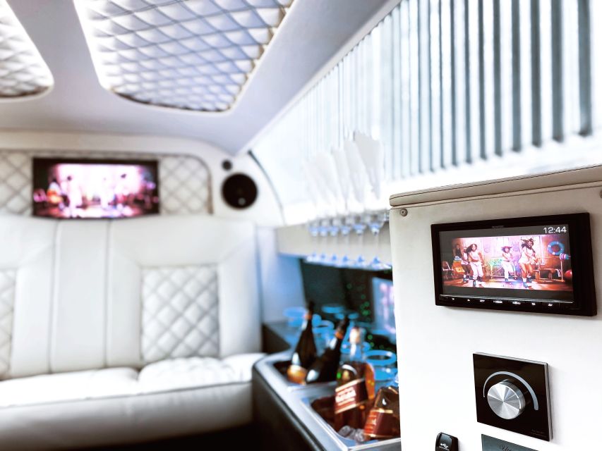 Prague: 1-Hour Vintage Limousine Rental - Who should book this limousine rental