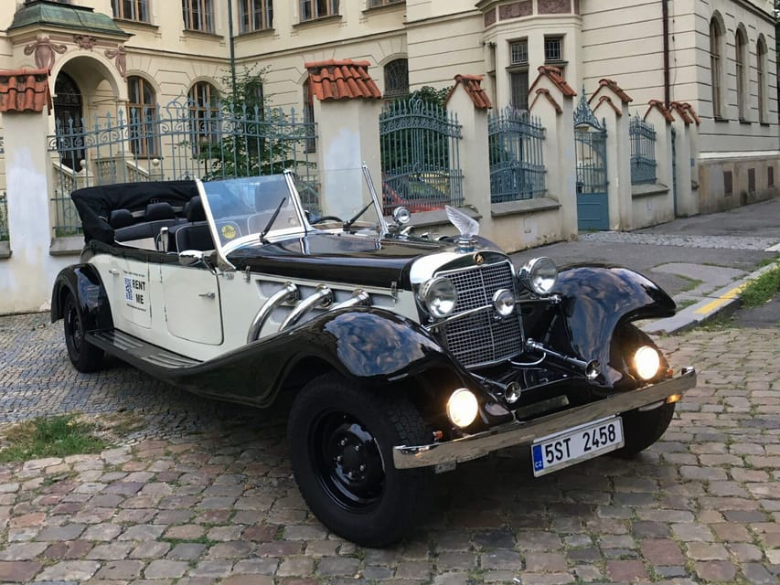 Prague: 120min Private Tour in Vintage Car, up to 6people! - The guide and language issue: how to avoid a frustrating moment