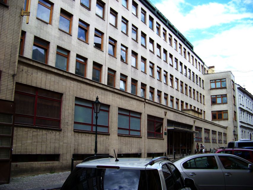 Prague: 2-Hour Back to Communism Walking Tour - Key things I’d center in your decision