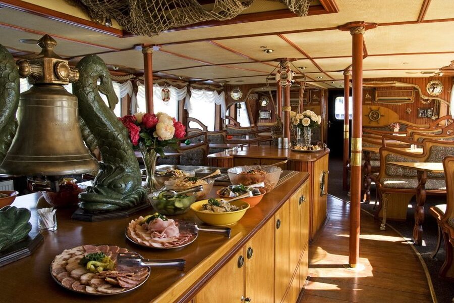 Prague: 2-Hour Lunch Cruise on the Vltava River - Final Verdict: Should You Book the Prague Vltava Lunch Cruise?