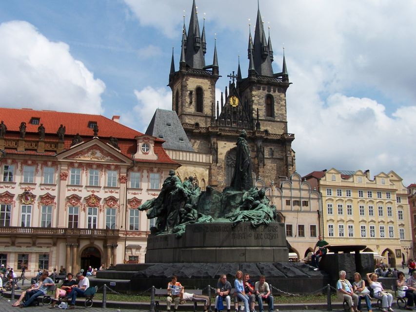 Prague: 2-Hour Old Town and Jewish Ghetto Walking Tour - Key highlights in a nutshell
