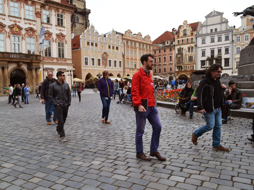 Prague: 2-Hour Old Town and Jewish Ghetto Walking Tour - Josefov walking segment: synagogues, cemetery, and the ghetto story