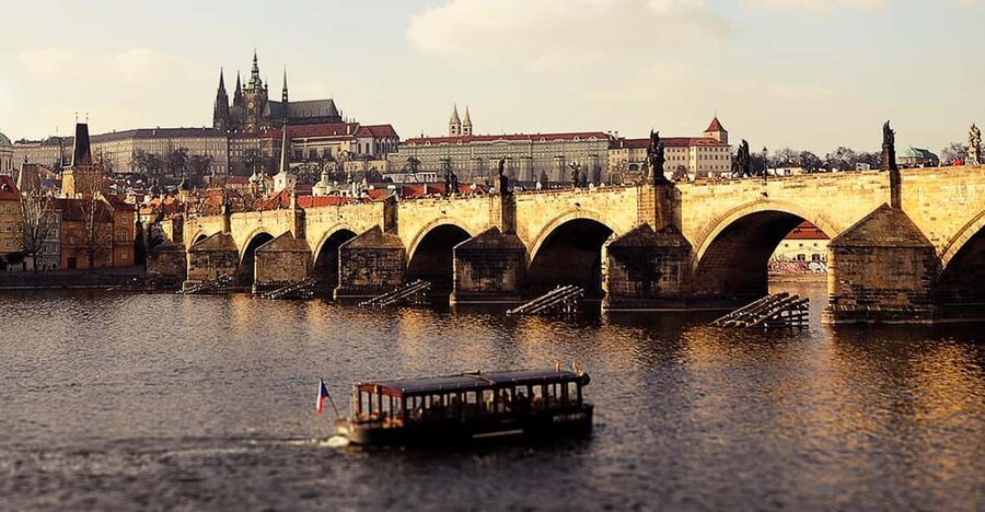 Prague: 2 hours city tour + 1 hour boat cruise - Key things worth knowing before you go