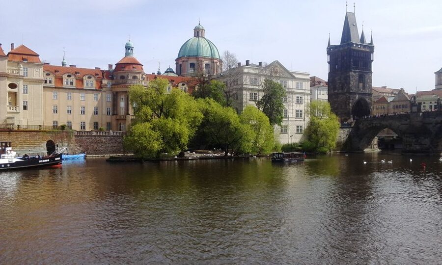 Prague: 3-hour Evening River Cruise with Dinner - Timing on the Vltava: what 3 hours actually feels like