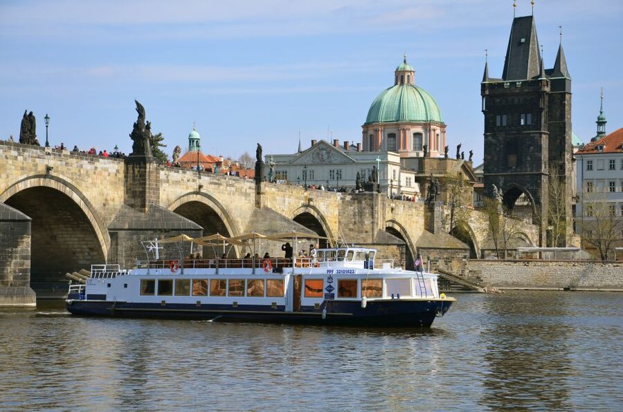 Prague: 3-hour Evening River Cruise with Dinner - Price and value: is $76 worth it?