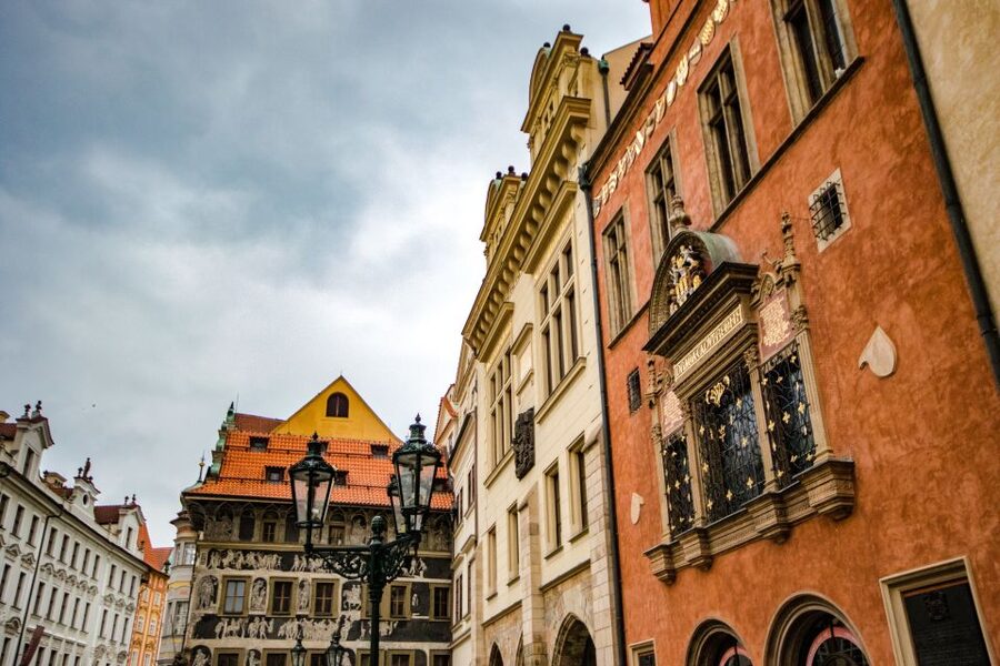Prague: 3-Hour Walking Tour of Old Town & Prague Castle - Who should book this Old Town to Castle walking tour