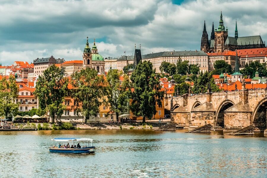 Prague: 45-Minute Sightseeing Cruise to Devil's Channel - Key things that make this cruise worth your time