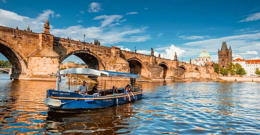 Prague: 45-Minute Sightseeing Cruise to Devil's Channel - Why a 45-minute Devil’s Channel cruise hits the sweet spot