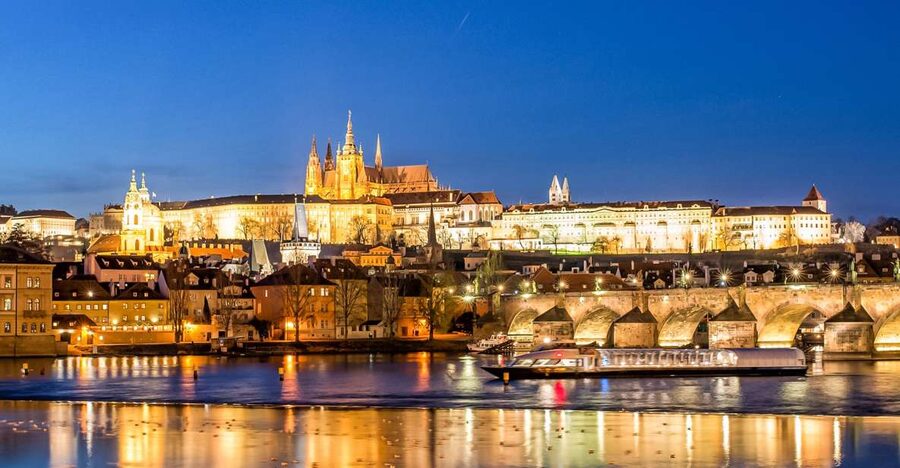 Prague: 50-Minute Sightseeing Evening Cruise - What you’ll see: Rudolfinum and the river’s most photogenic stretch