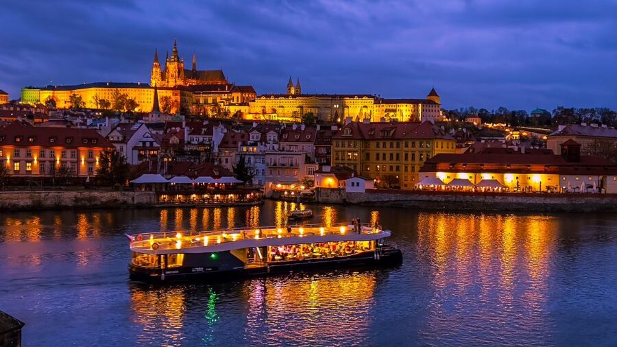 Prague: 50-Minute Sightseeing Evening Cruise - Štvanice Island and the feeling of a Prague night cruise in full swing