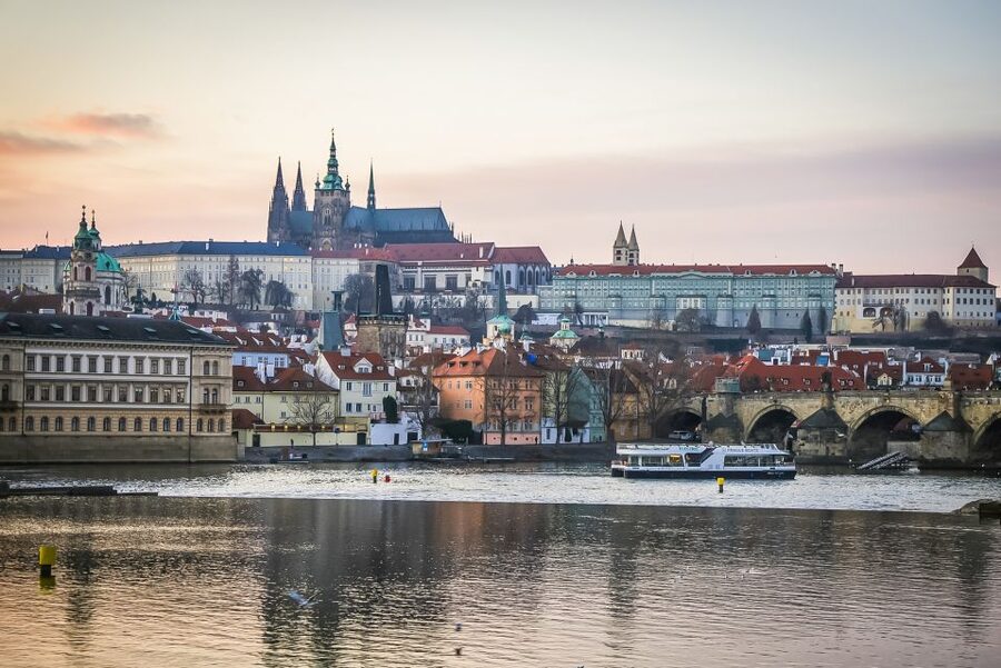 Prague: 50-Minute Sightseeing Evening Cruise - Price and value: $21 for guided night sightseeing that doesn’t overstay