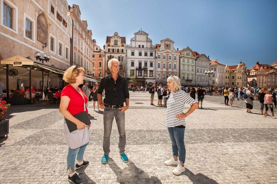 Prague: 6-Hour City Tour including Cruise and Lunch - The Jewish Quarter stops, from synagogues to cemetery context