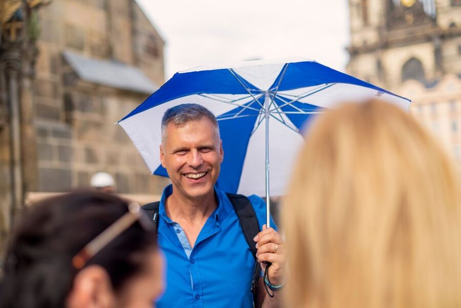Prague: 6-Hour Tour with River Boat Cruise and Lunch - Starting at GET PRAGUE GUIDE: a fast way to get your bearings