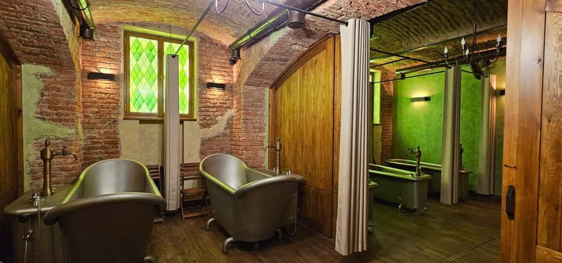 Prague: Beer and Wine Spa Bath with Salt Cave Experience - Drinks, service, and why the hosts matter as much as the tub