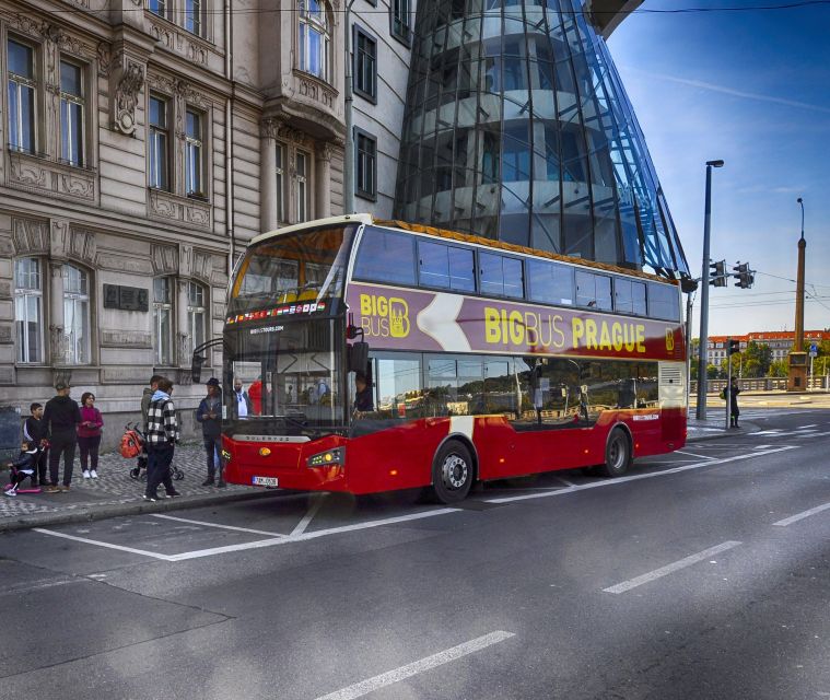 Prague: Big Bus Hop-on Hop-off, Castle Tour and River Cruise - The Red and Green Routes: How You Actually Use Them