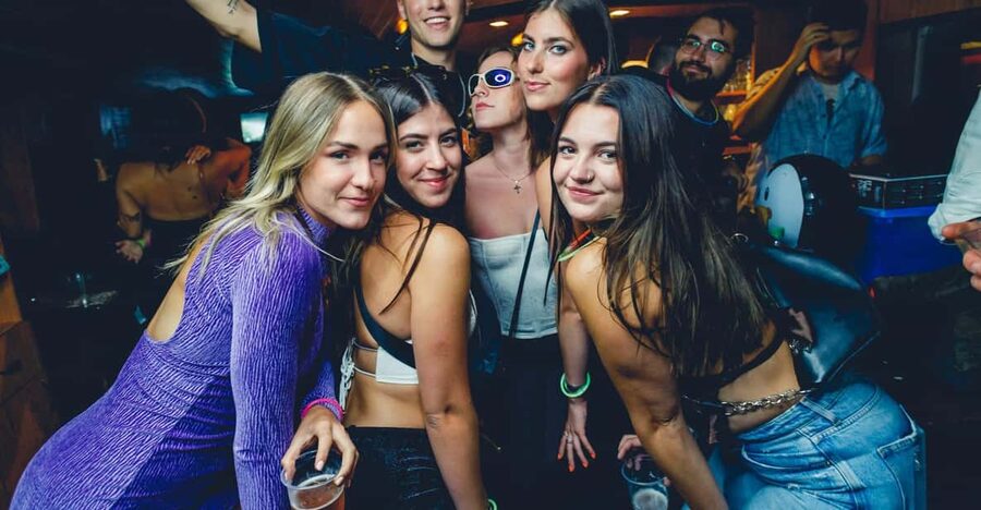 Prague: Boat Party with Unlimited Drinks & After Party Entry - From river party to club lights, how the night actually flows