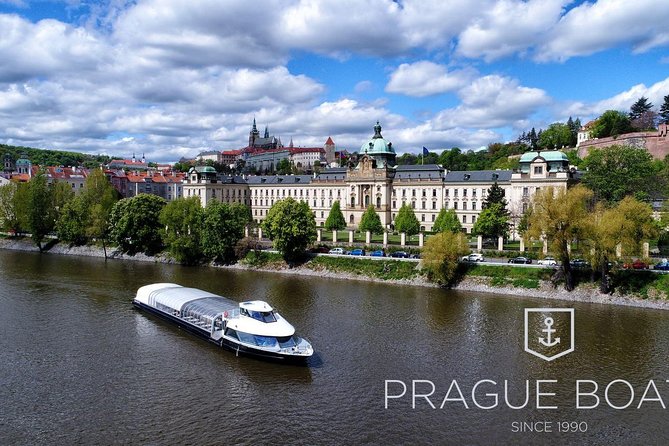 Prague Boats 2-hour Lunch Cruise - Live Music and Sight Tracking: Maps Beat Loudspeakers