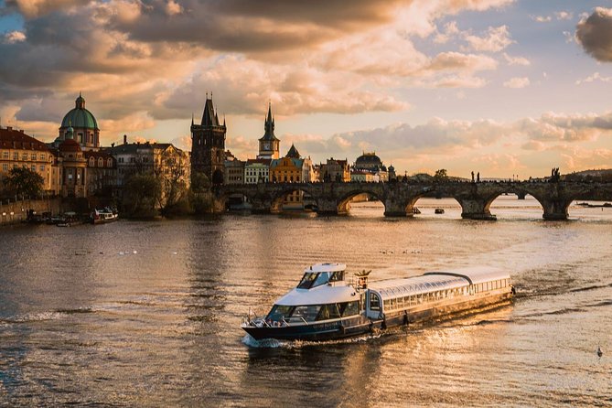 Prague Boats 3-hour Dinner Cruise - Entering Prague Boats: what you’re really buying