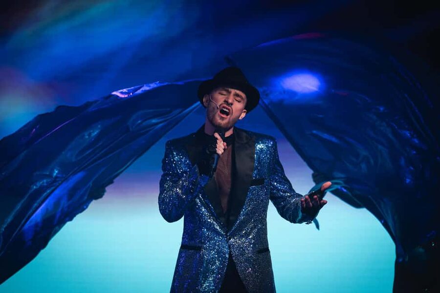 Prague:Breathtaking Cabaret Show with 4-Course Dinner Option - Key highlights worth your attention