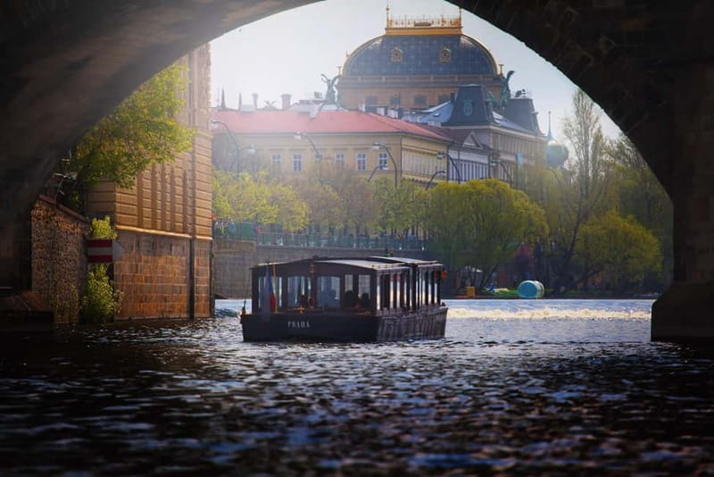 Prague: Canal Cruise Around Charles Bridge - Charles Bridge to the National Theatre: getting your bearings fast