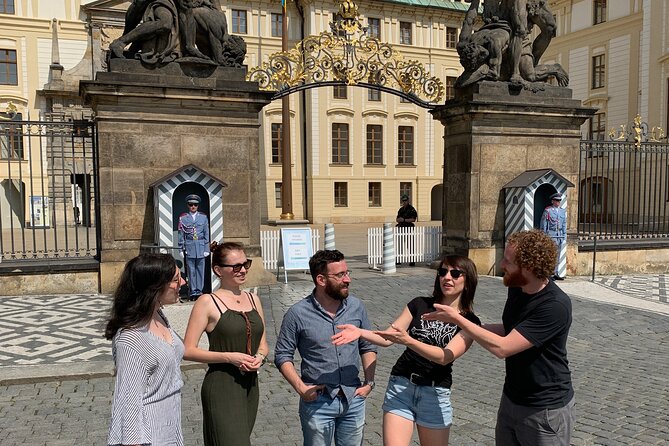 Prague Castle and Pubs Tour with Drinks Included - Stop 3: Schwarzenberský Palác Area and Views Without Going Inside