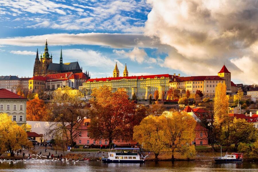 Prague Castle & Castle District: 2-Hour Guided Tour - Charles Bridge meeting point: finding your orange umbrella fast