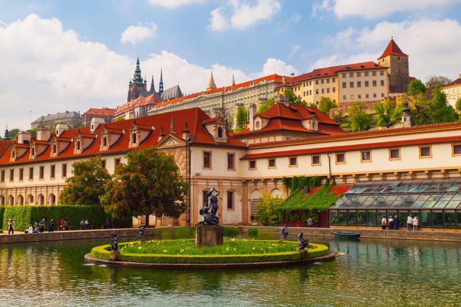 Prague Castle & Castle District: 2-Hour Guided Tour - What to expect from the guide, and how to make the most of it